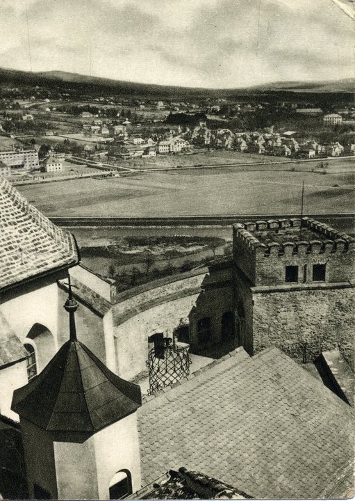 Výhľad z veže hradu 08